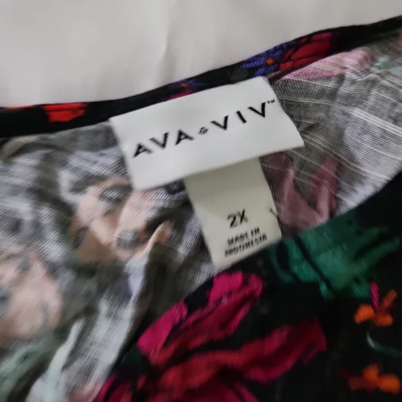Ava viv Women's 2X floral Blouse #WW2 - Picture 2 of 2